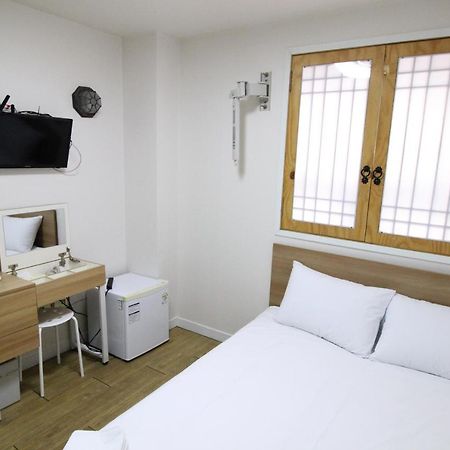 Hotel Golden Park Myeongdong Seúl Exterior foto